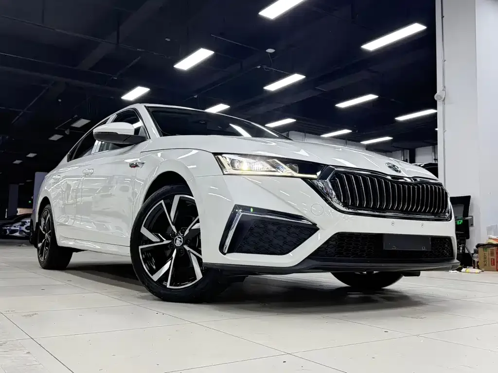 Skoda Octavia — фото 10