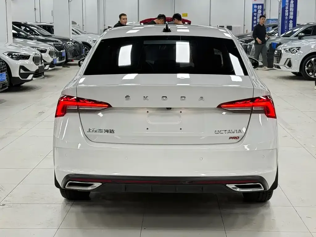 Skoda Octavia — фото 6