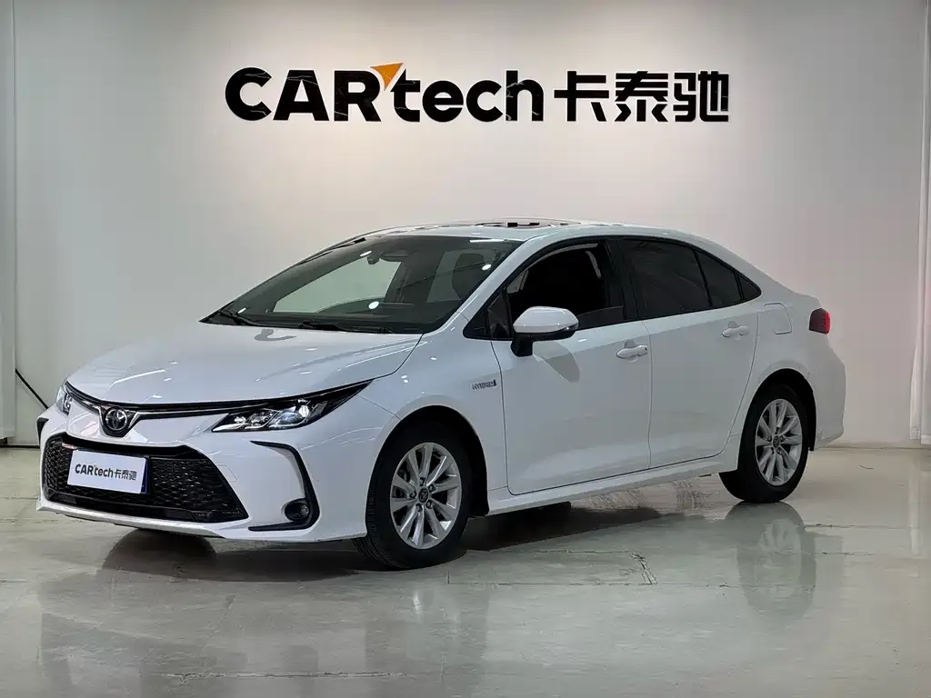 Toyota Corolla — фото 1