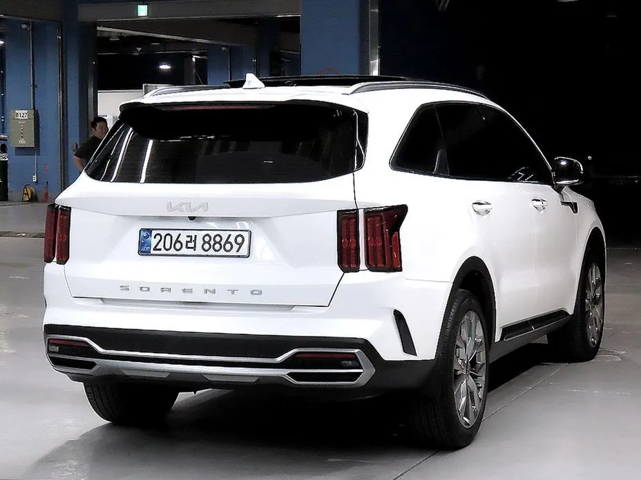 Kia Sorento — фото 7