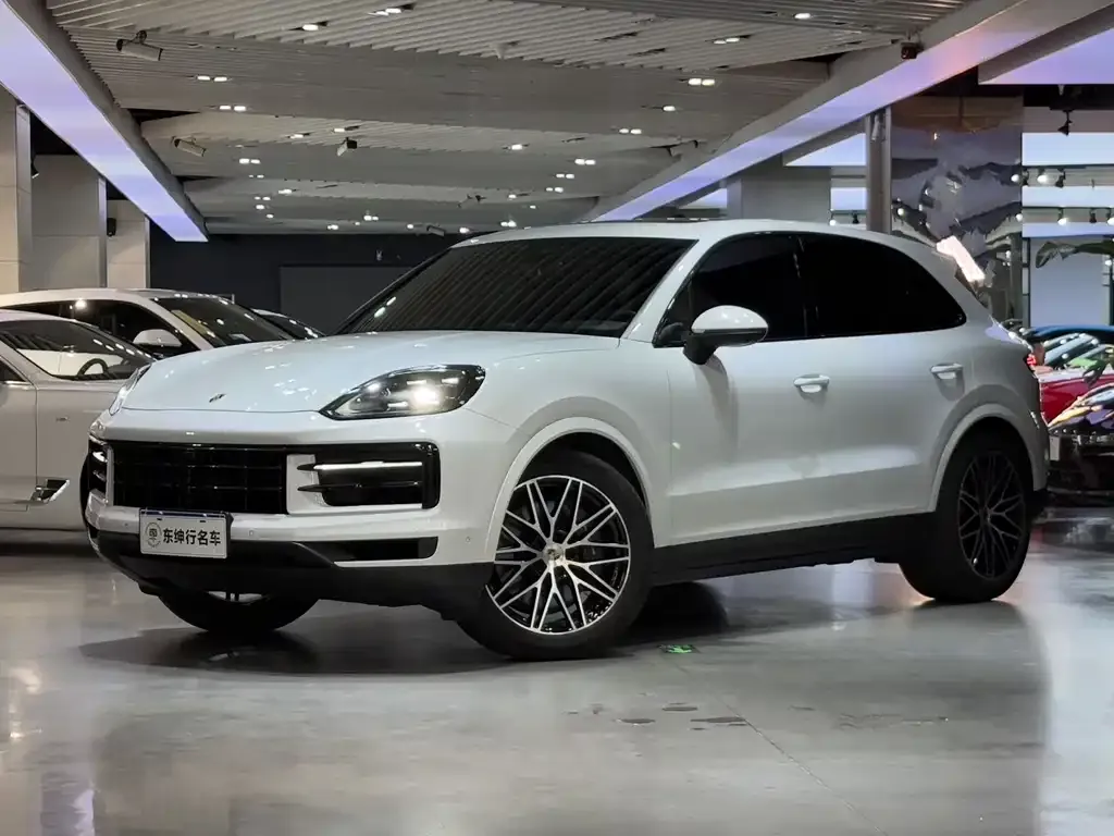 Porsche Cayenne — фото 1