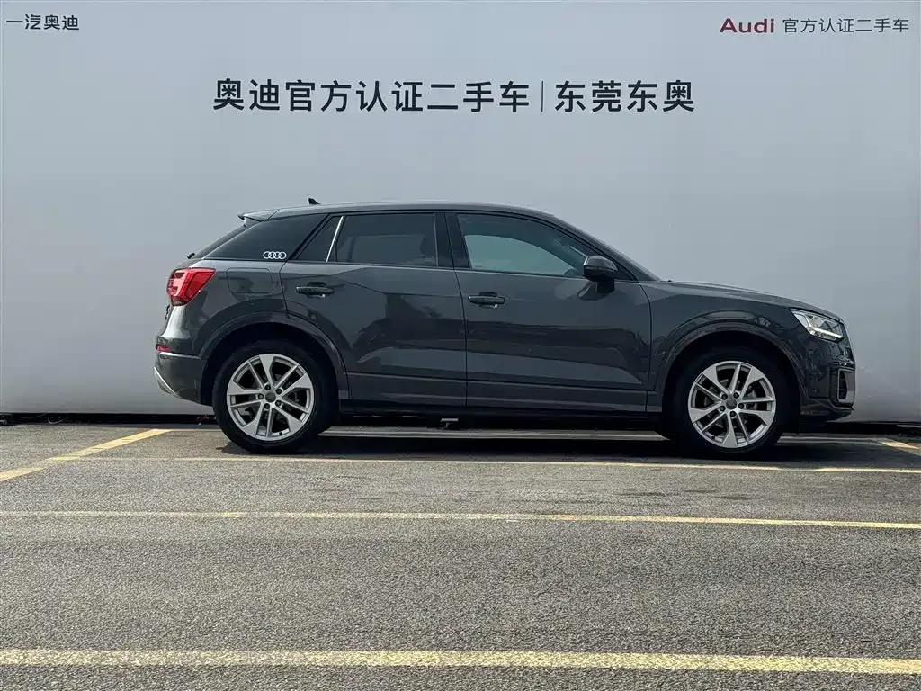 Audi Q2L — фото 10