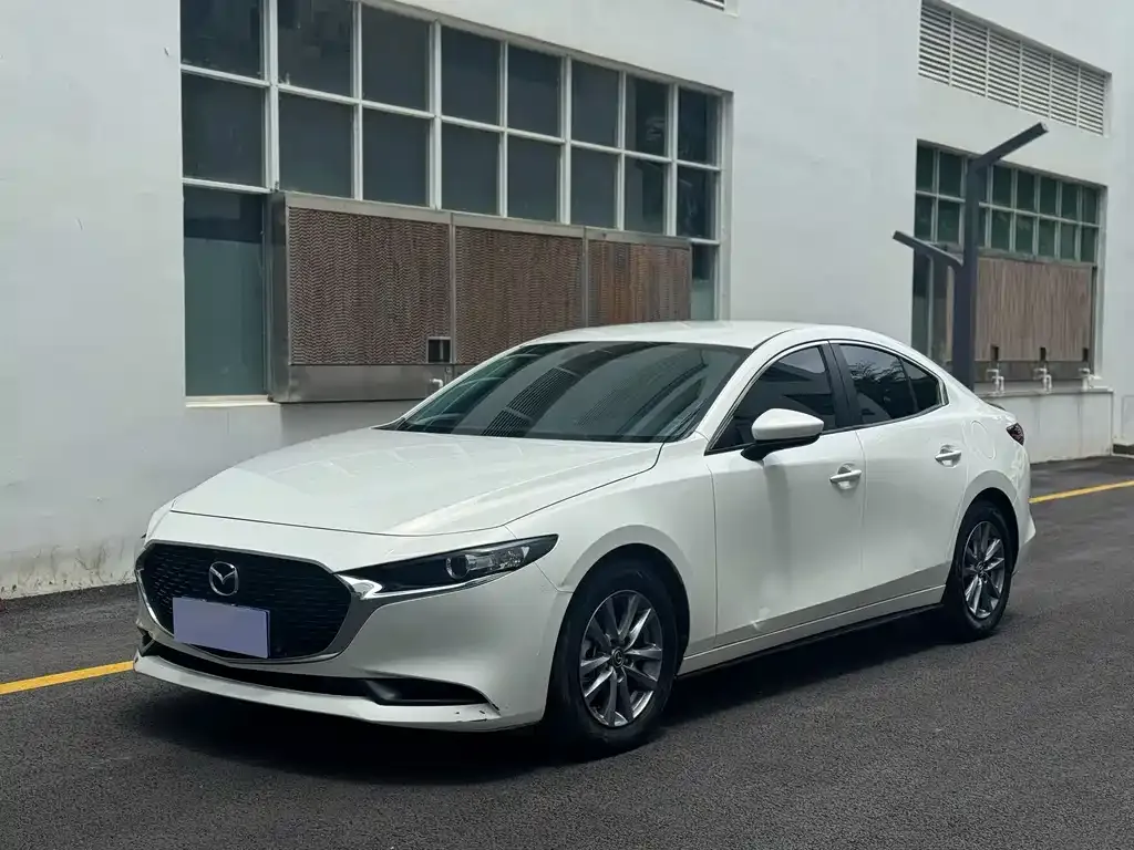 Mazda 3 Axela — фото 1
