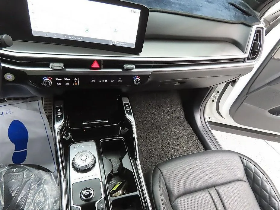 Kia Sorento — фото 9