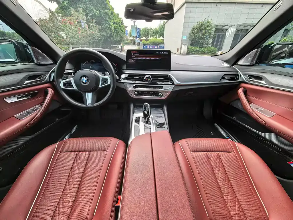 BMW 5 Series — фото 9