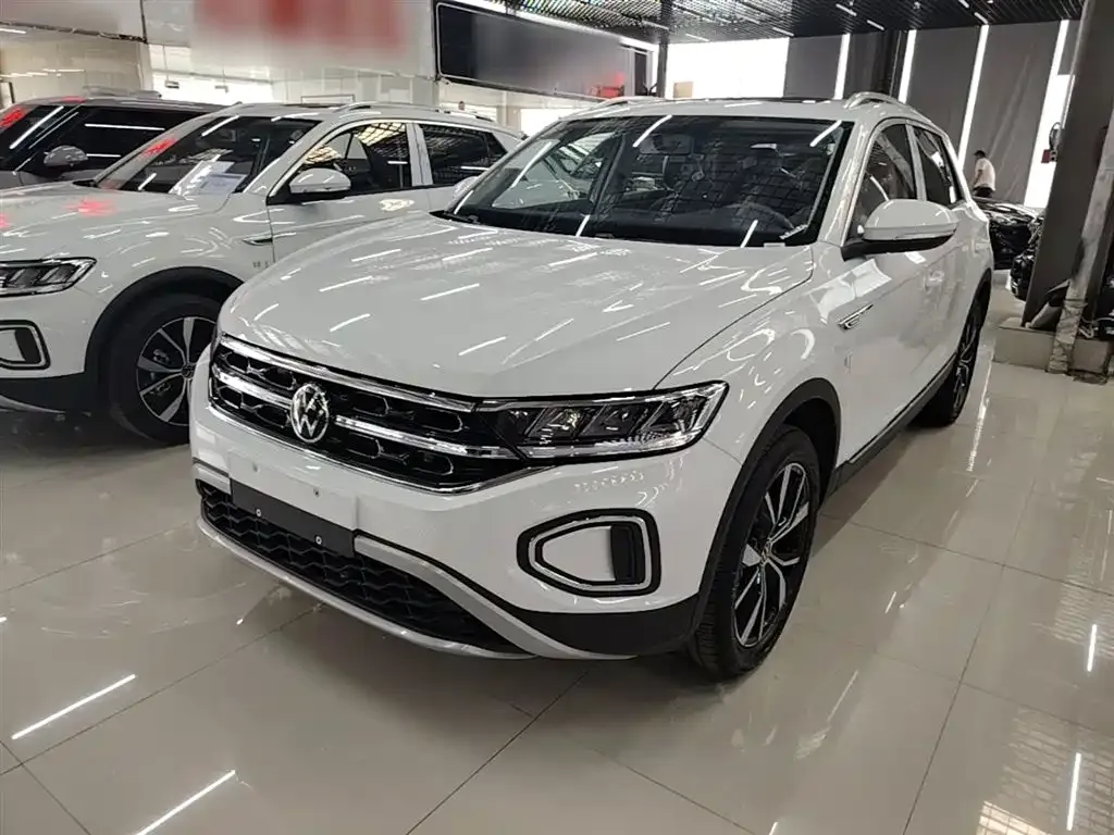 Volkswagen T-Roc — фото 1