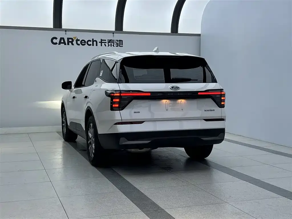 Ford Edge — фото 8