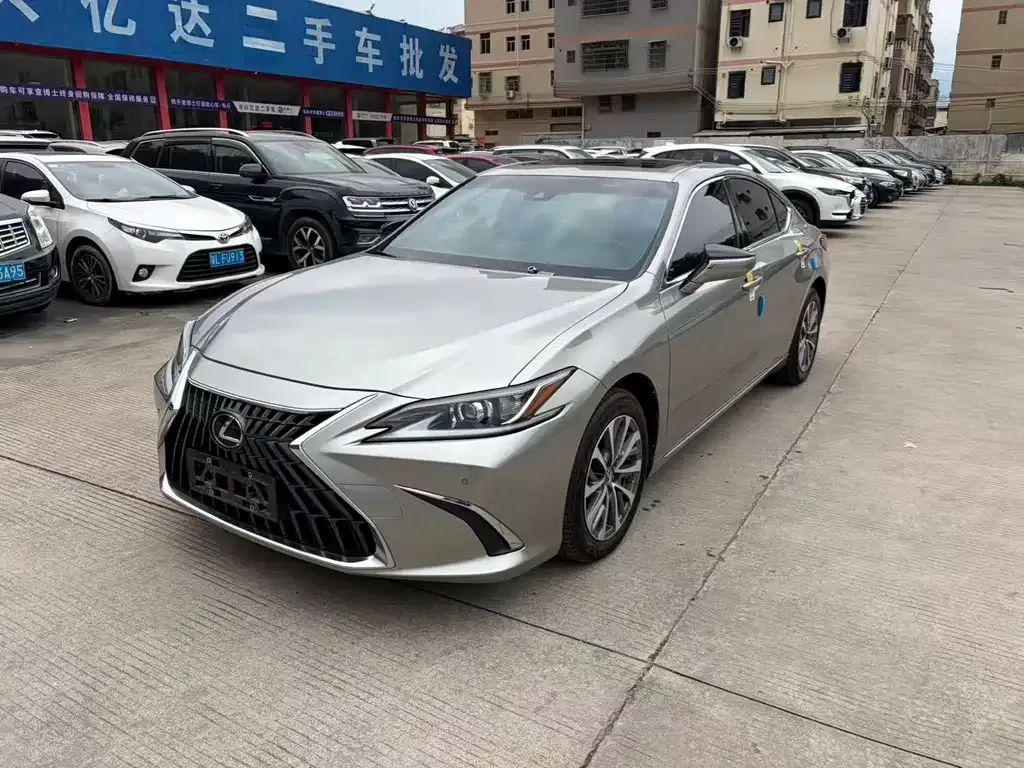 Lexus ES — фото 9