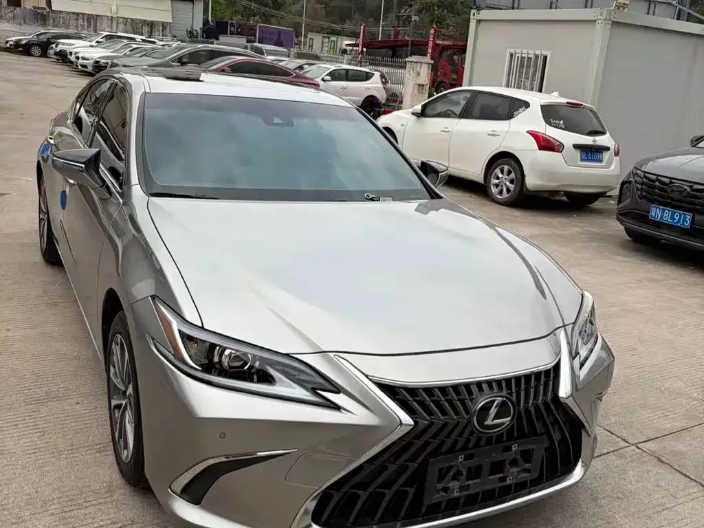 Lexus ES — фото 8
