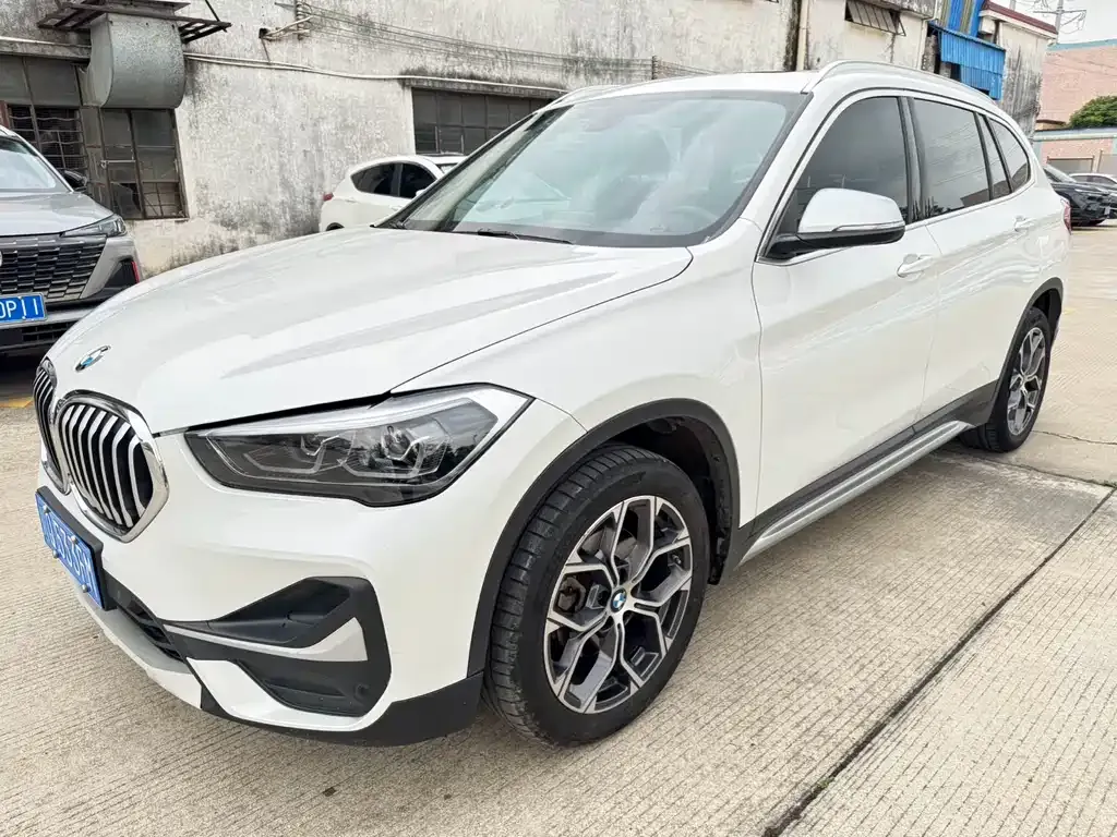 BMW X1 — фото 1