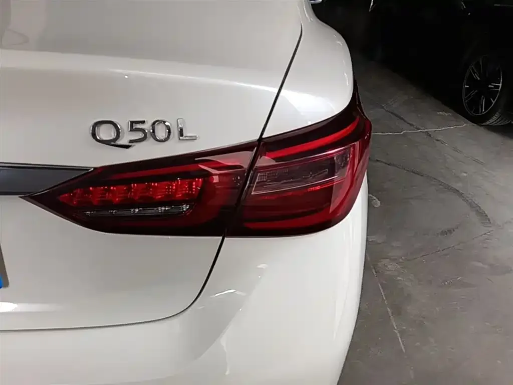 Infiniti Q50L — фото 5