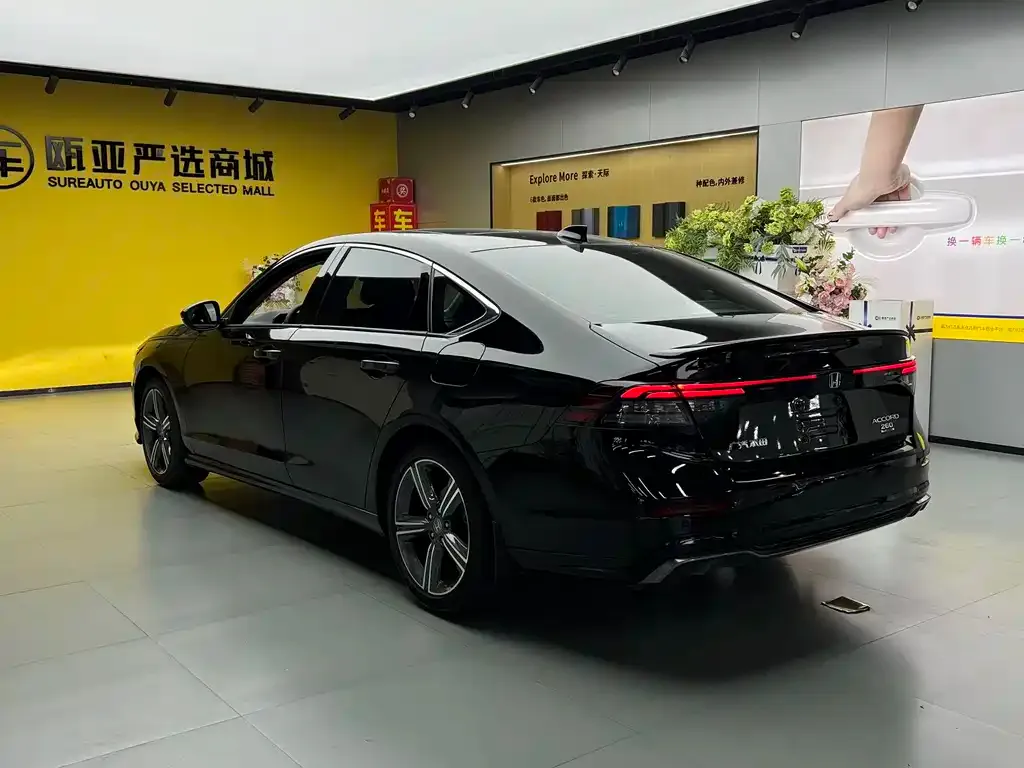 Honda Accord — фото 9