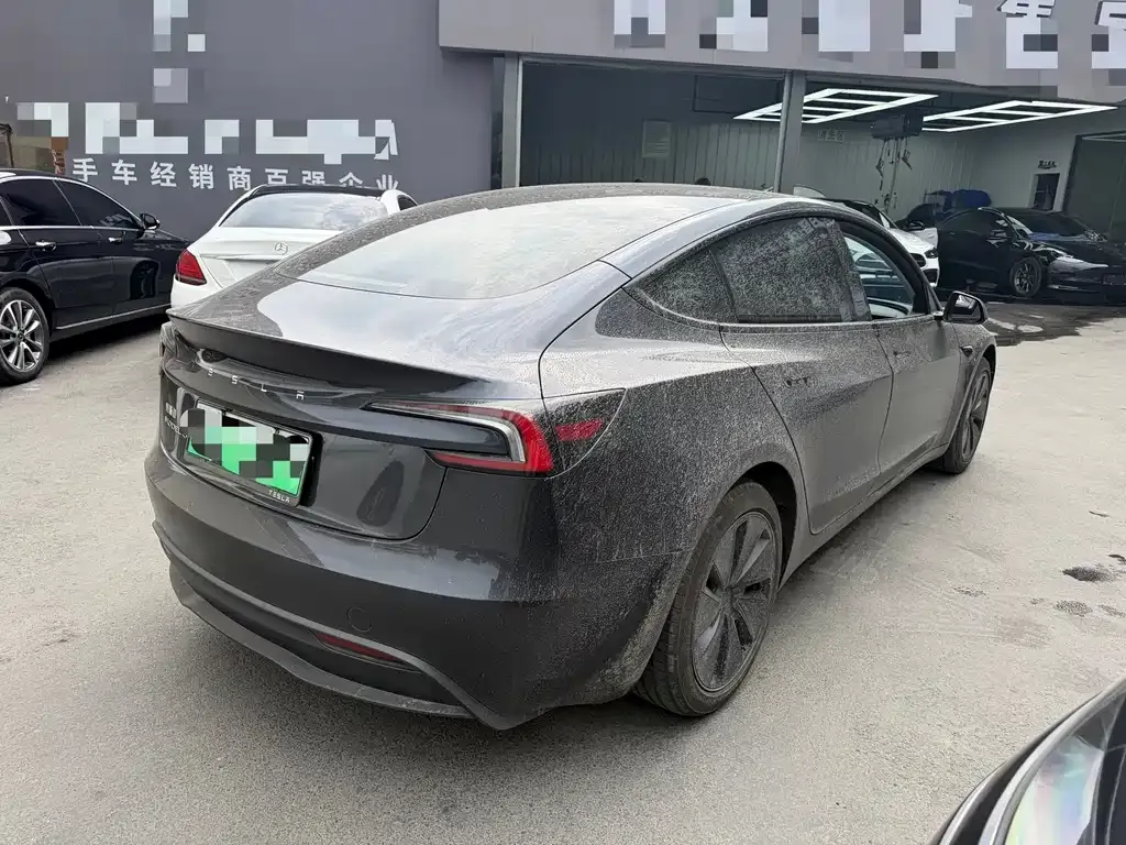 Tesla Model 3 — фото 10