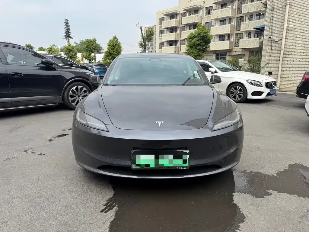 Tesla Model 3 — фото 9