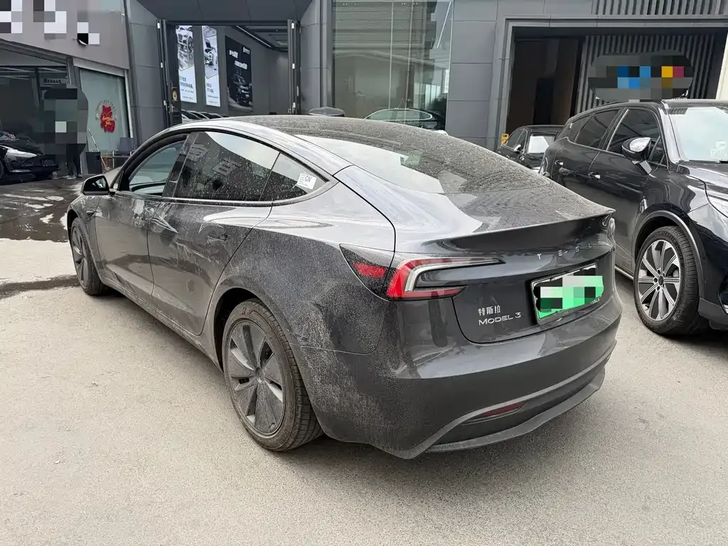 Tesla Model 3 — фото 6