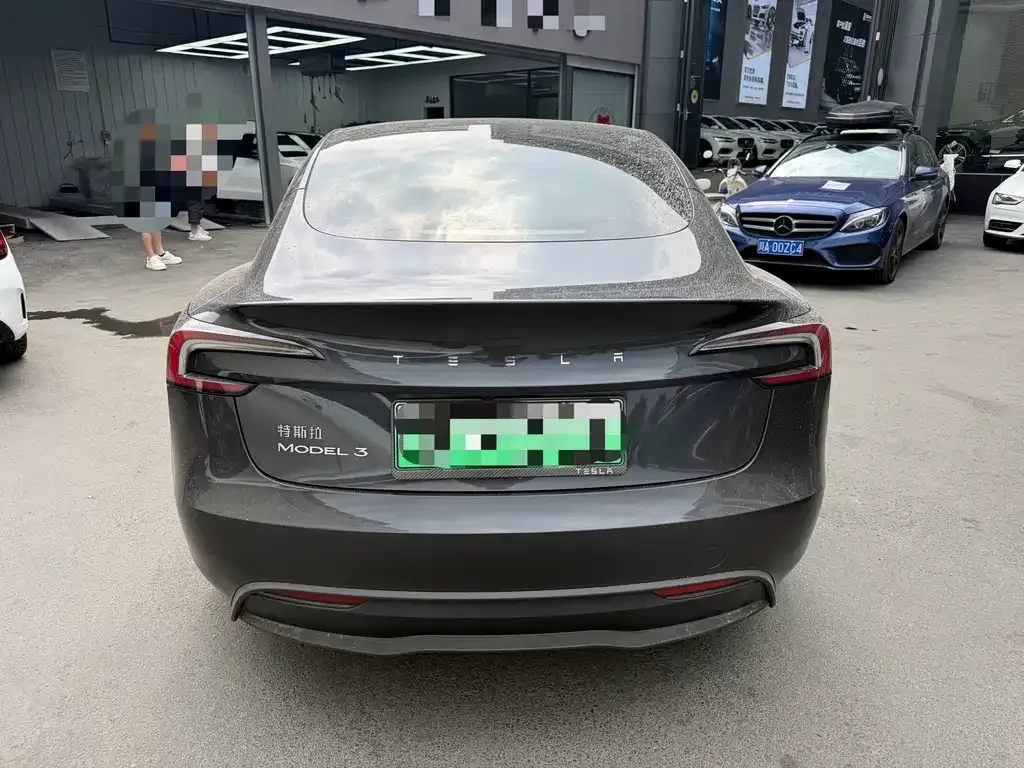 Tesla Model 3 — фото 2