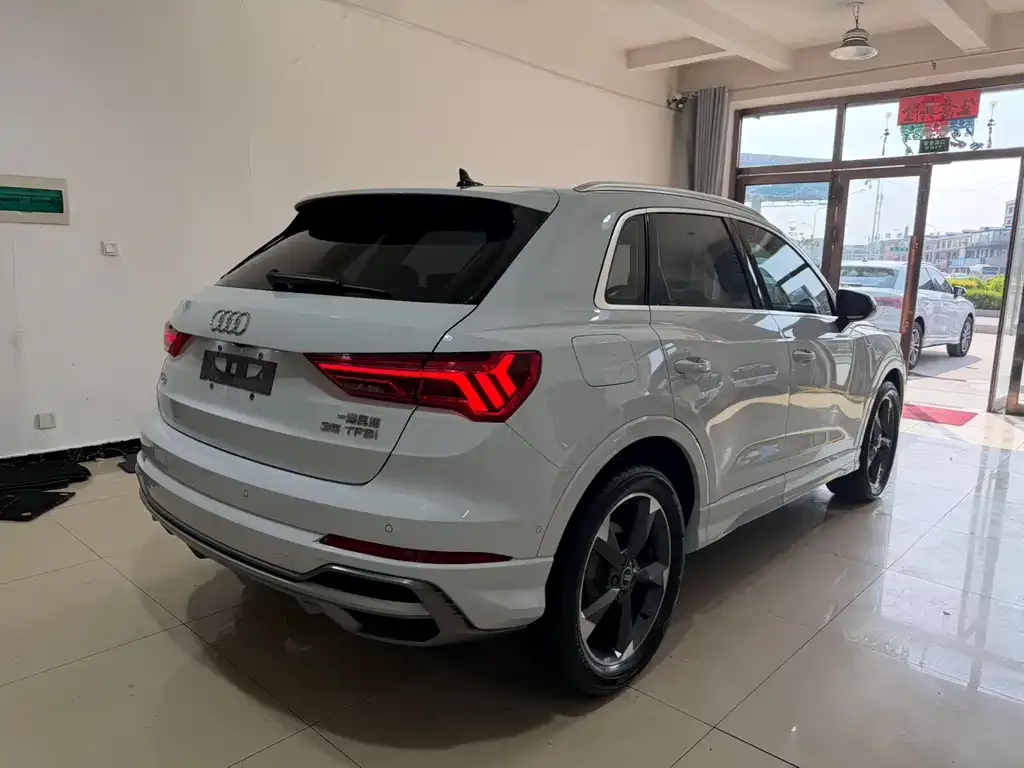 Audi Q3 — фото 10