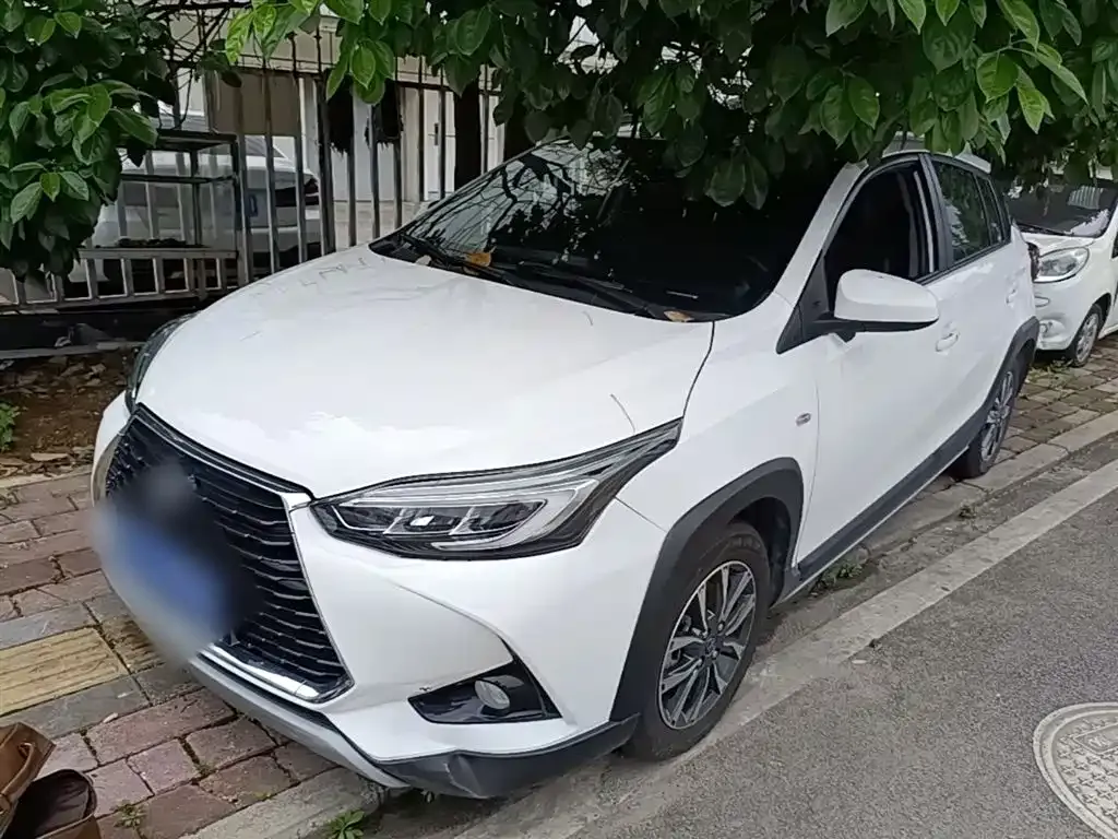 Toyota Yaris L
