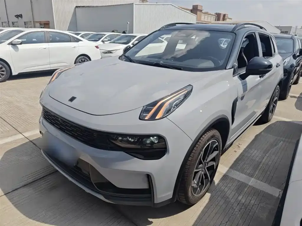 Lynk & Co 01