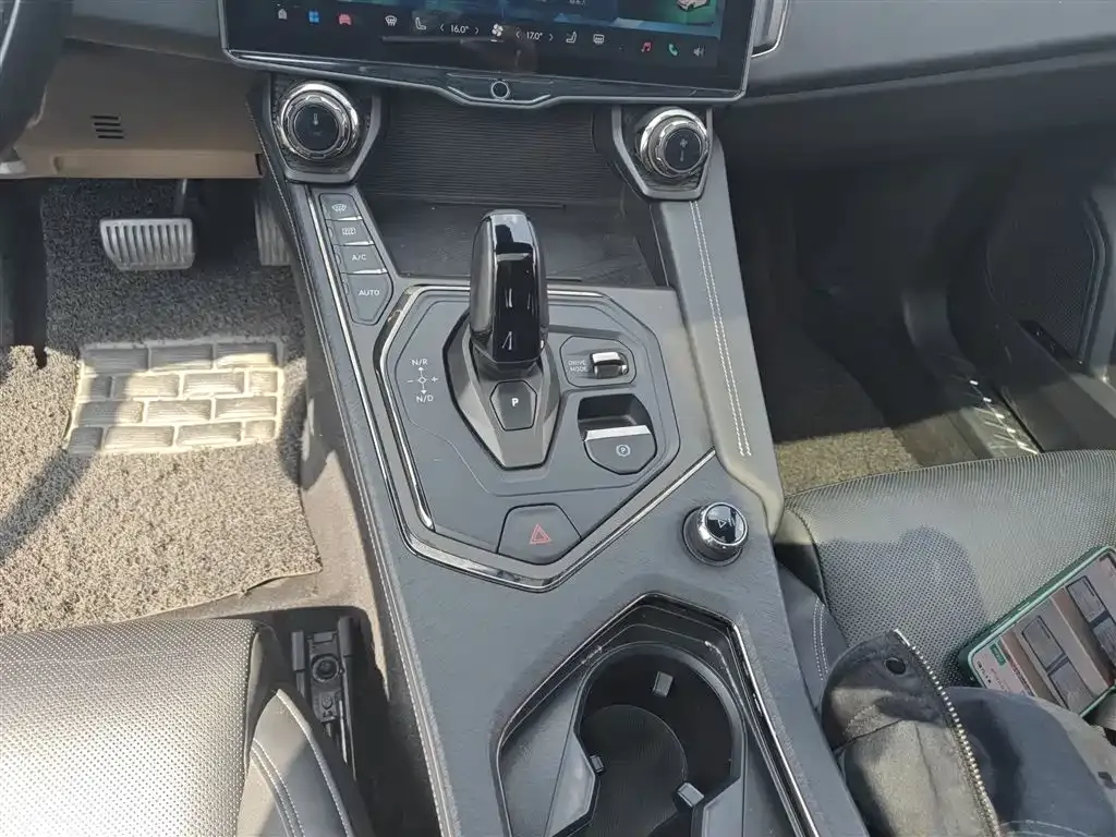 Lynk & Co 01 2023 из CN, фото 10