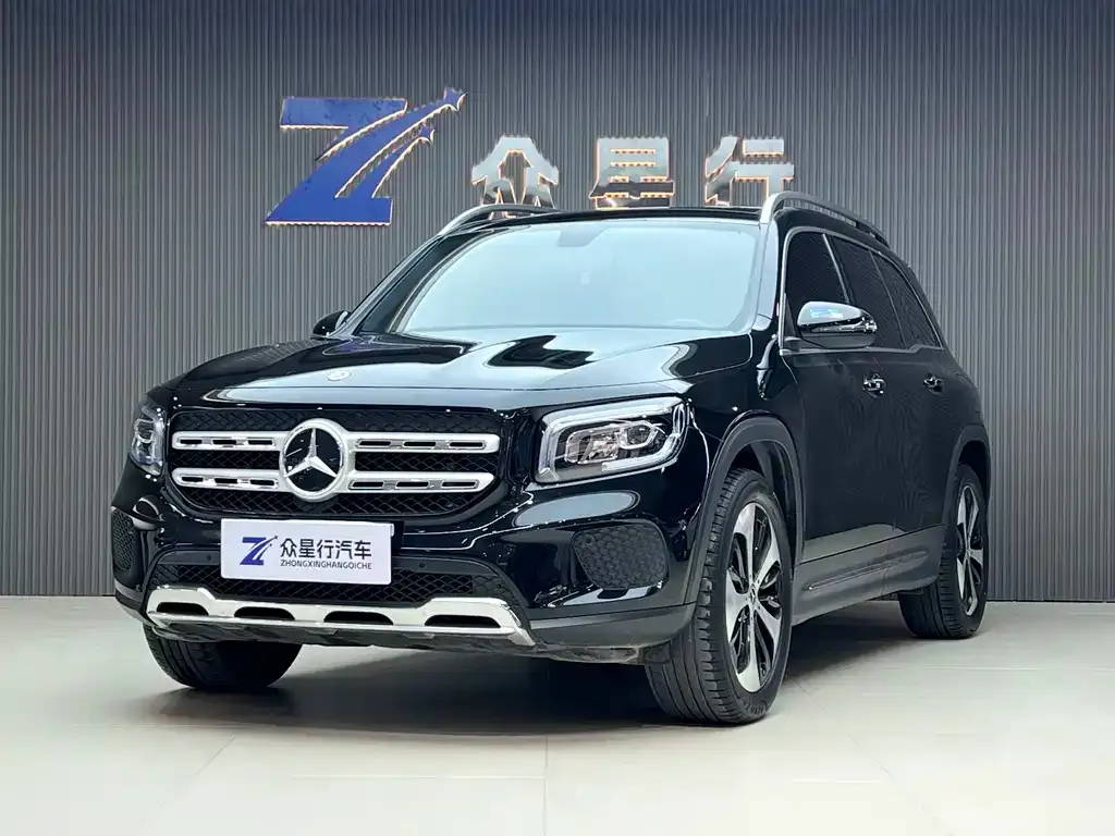 Mercedes-Benz GLB — фото 1