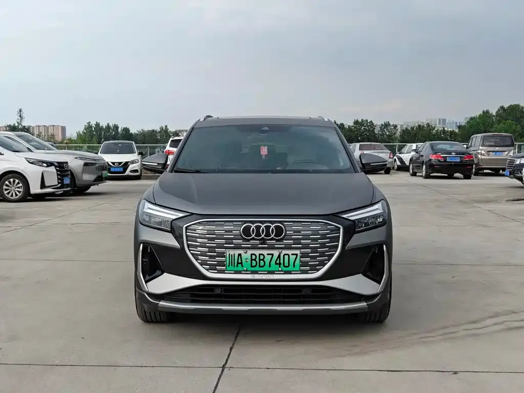 Audi Q4 e-tron — фото 6
