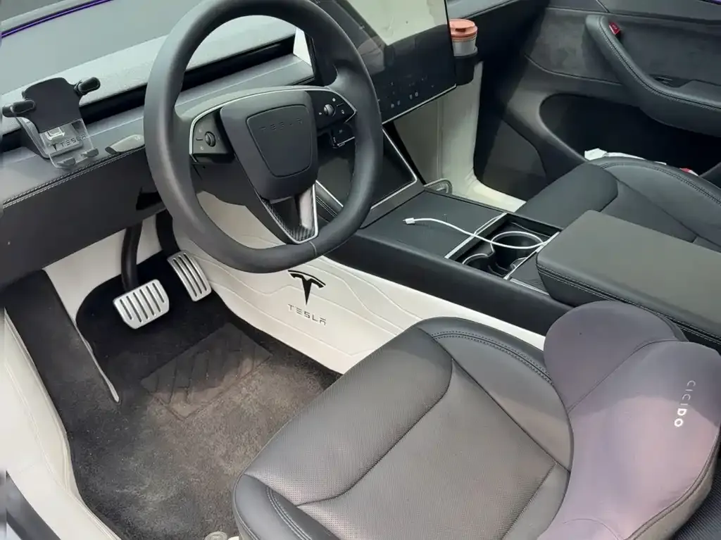 Tesla Model Y — фото 6