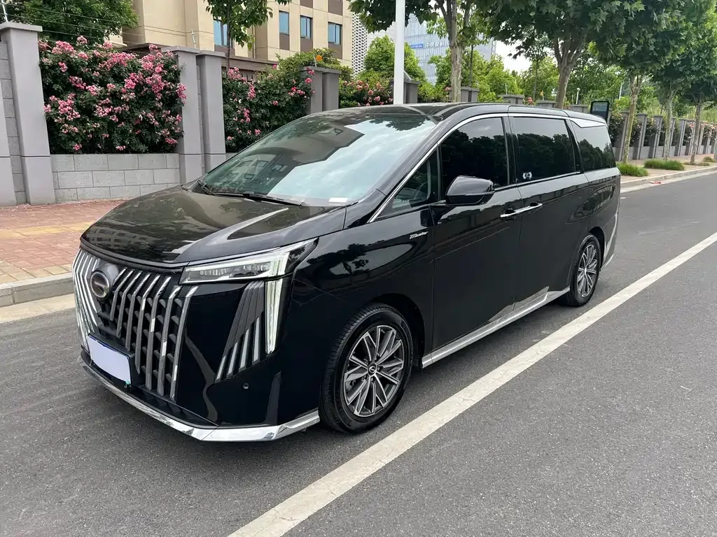 GAC Motor Trumpchi M8 — фото 1