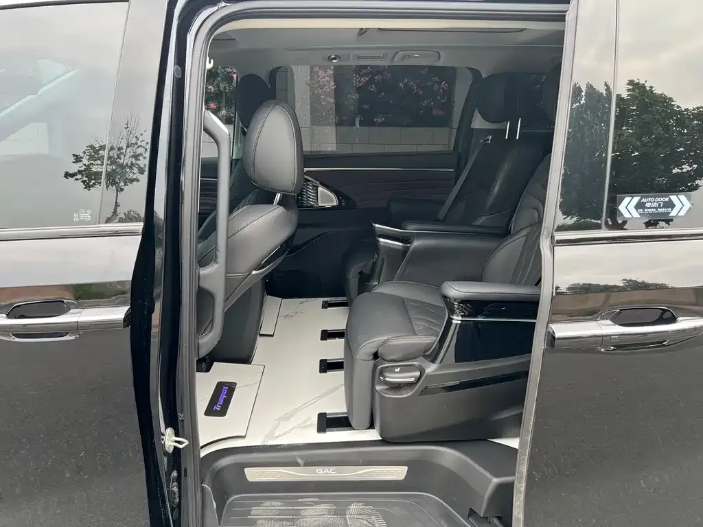 GAC Motor Trumpchi M8 — фото 10