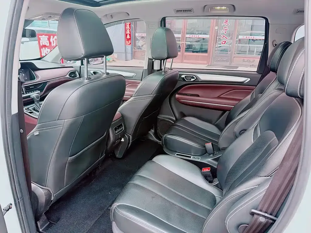 GAC Motor Trumpchi M6 — фото 9