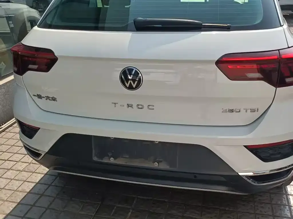 Volkswagen T-Roc — фото 3