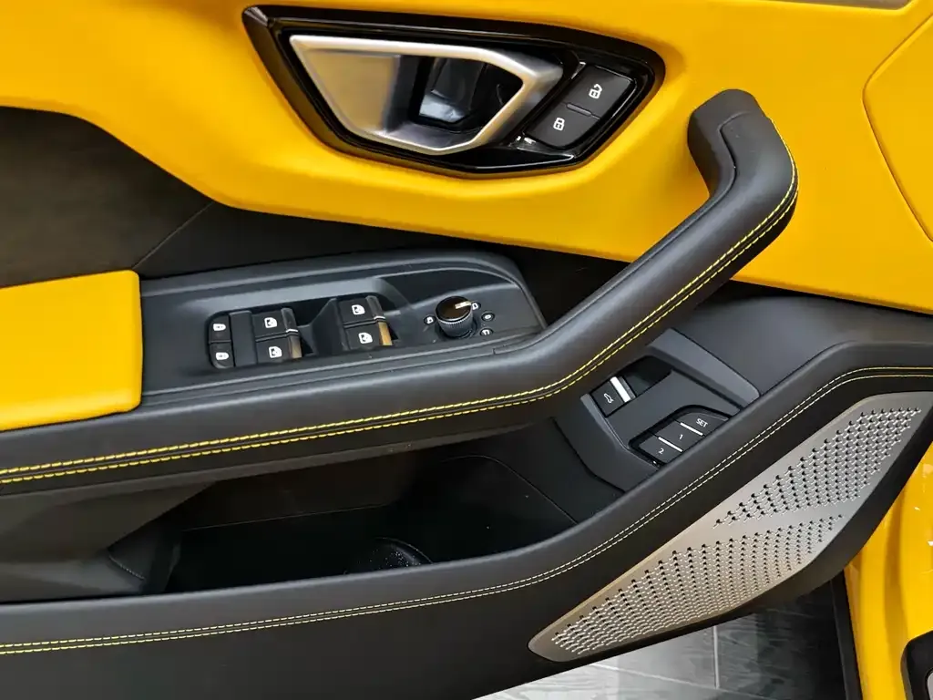 Lamborghini Urus — фото 2