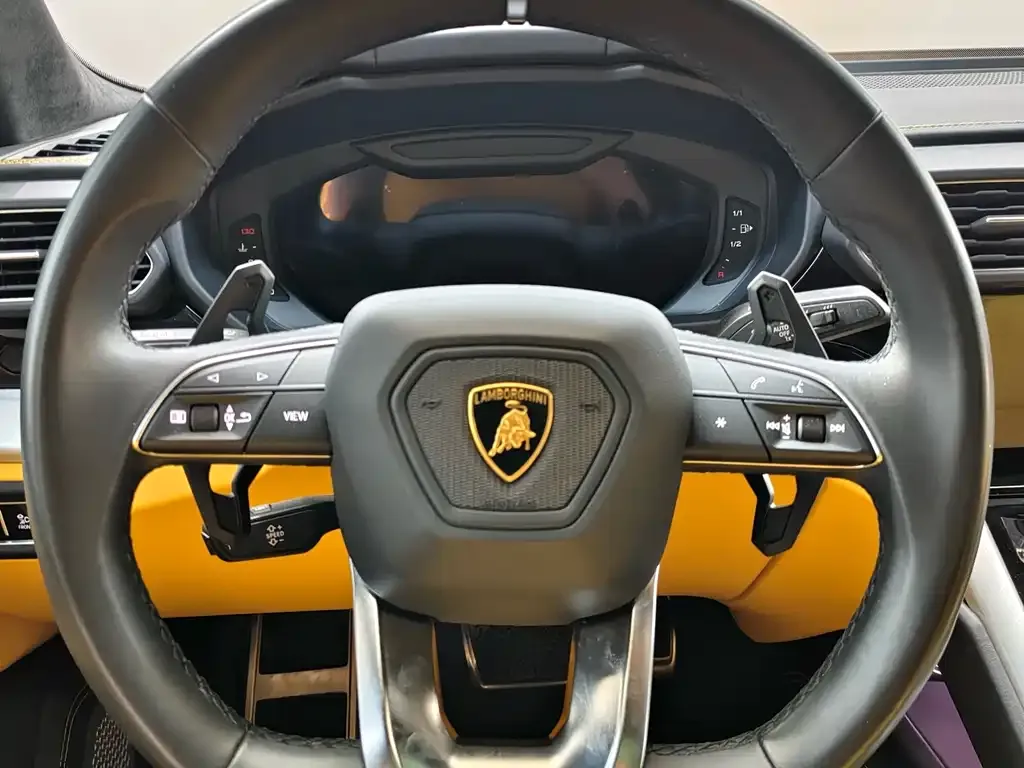 Lamborghini Urus — фото 9