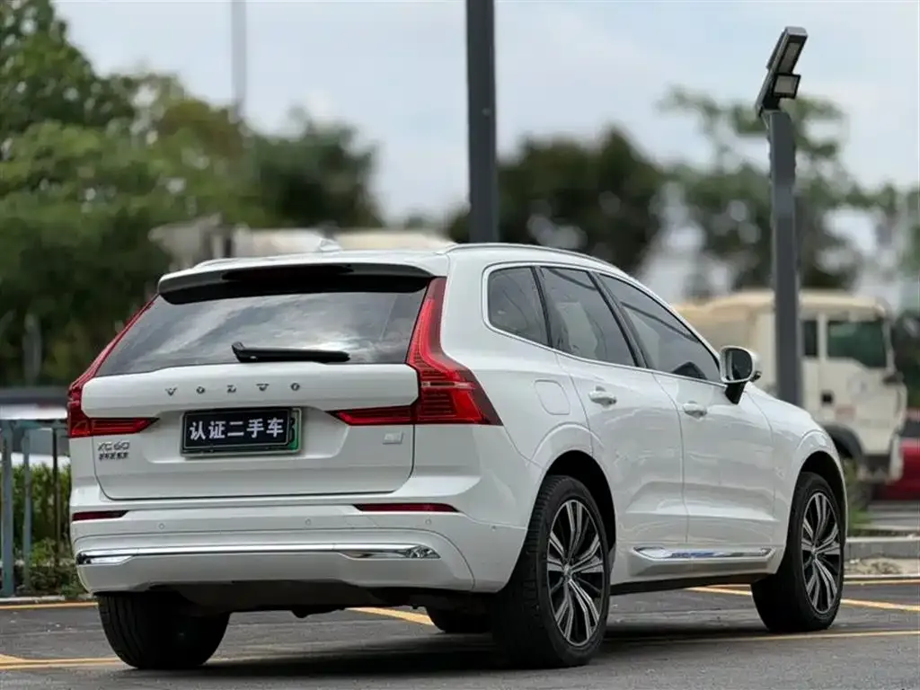 Volvo XC60 PHEV 2022 из CN, фото 4