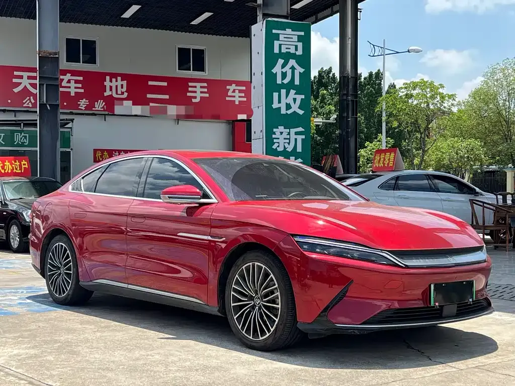 BYD Han — фото 10