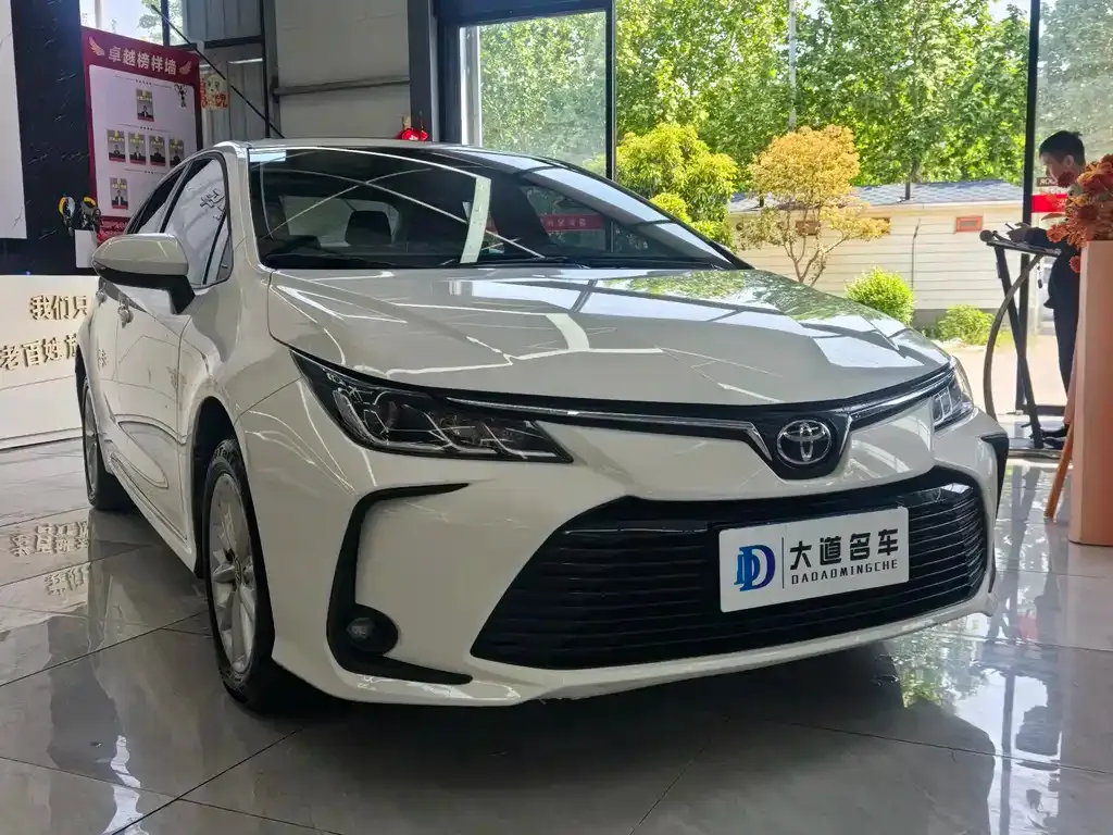 Toyota Corolla — фото 10