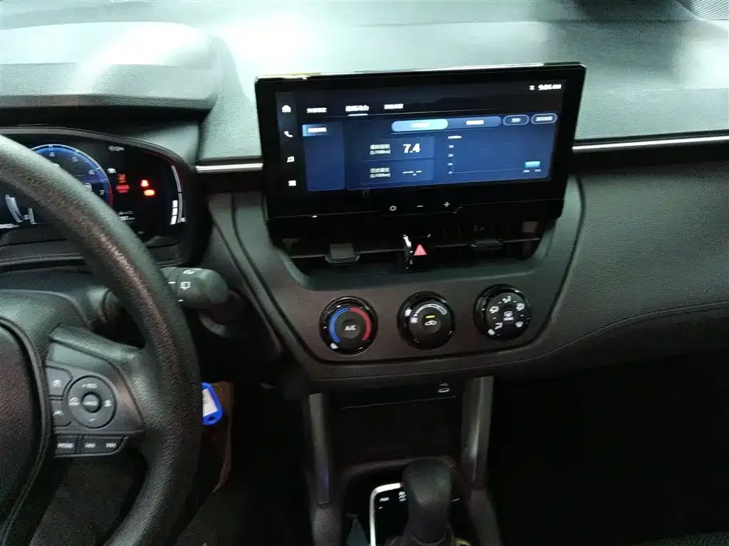 Toyota Corolla Cross — фото 4