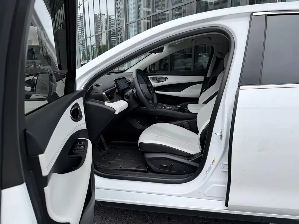 BYD Seal 05 DM-i — фото 7