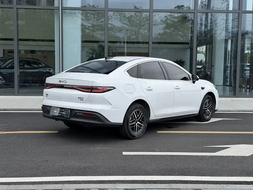 BYD Seal 05 DM-i — фото 3