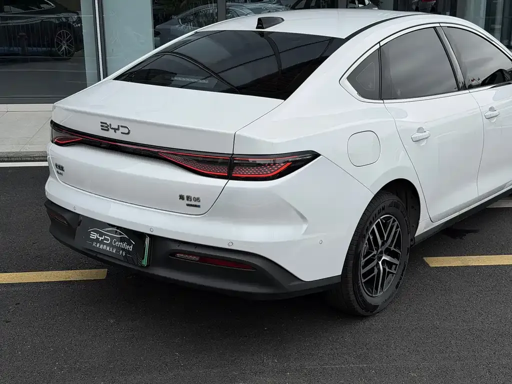 BYD Seal 05 DM-i — фото 8