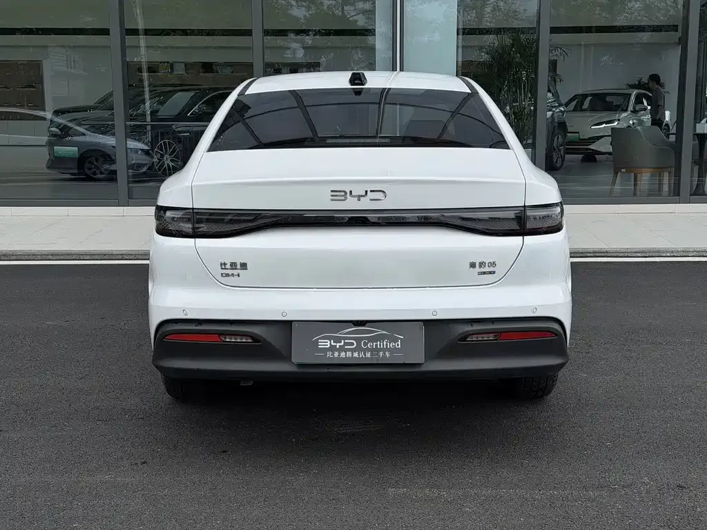 BYD Seal 05 DM-i — фото 10