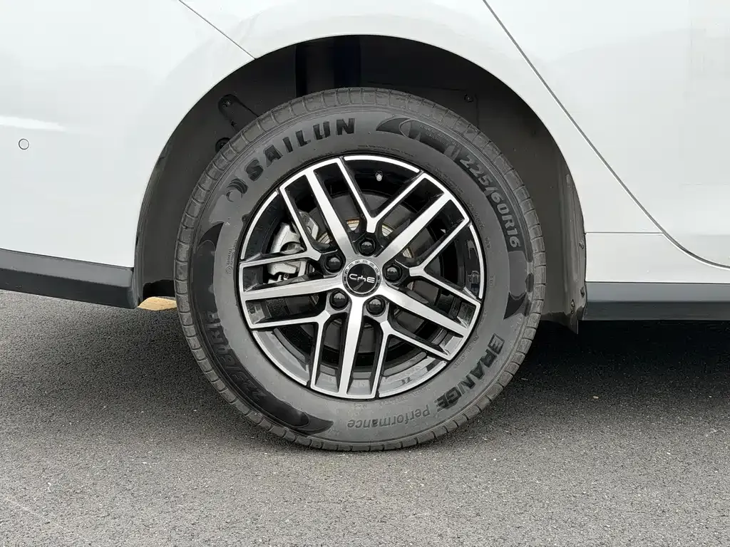 BYD Seal 05 DM-i — фото 4