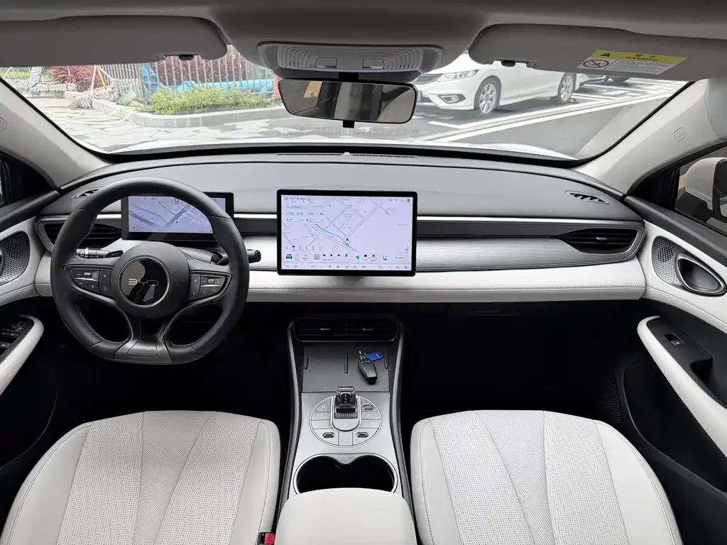 BYD Seal 05 DM-i — фото 6