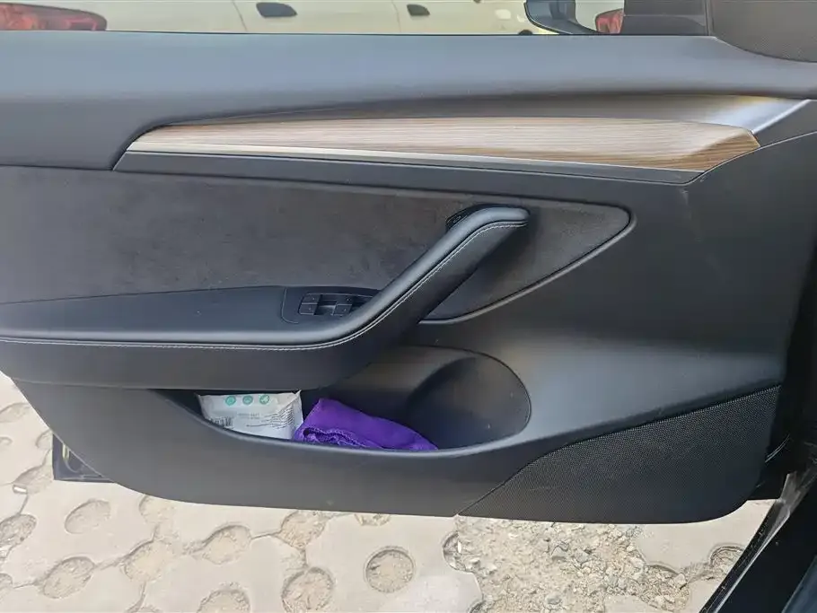 Tesla Model 3 — фото 3