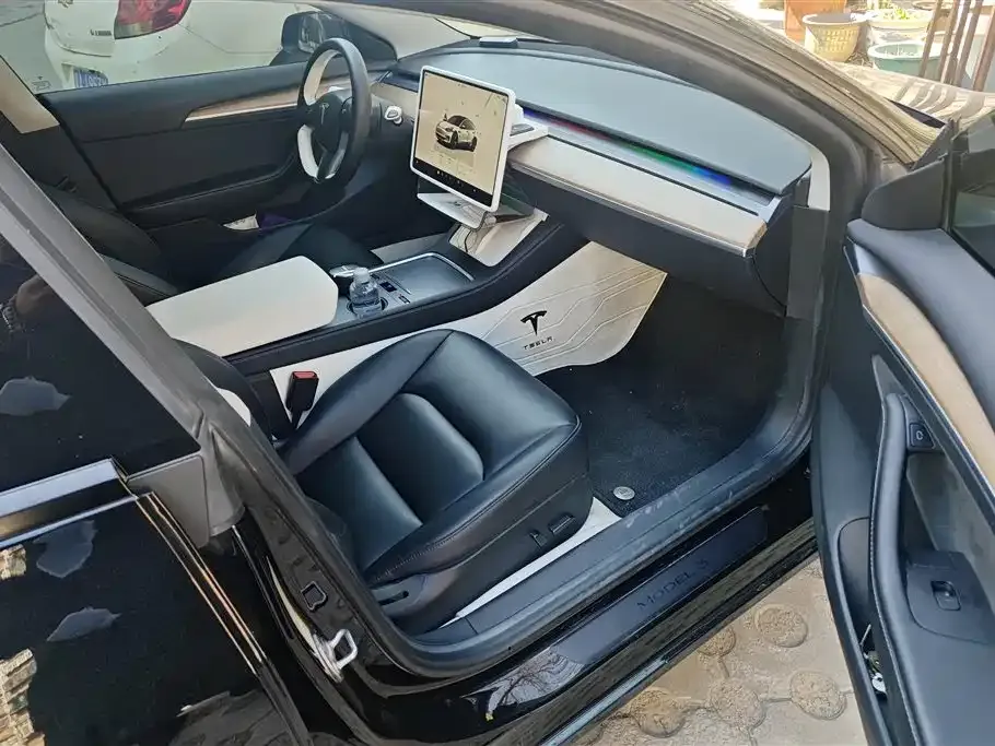 Tesla Model 3 — фото 8