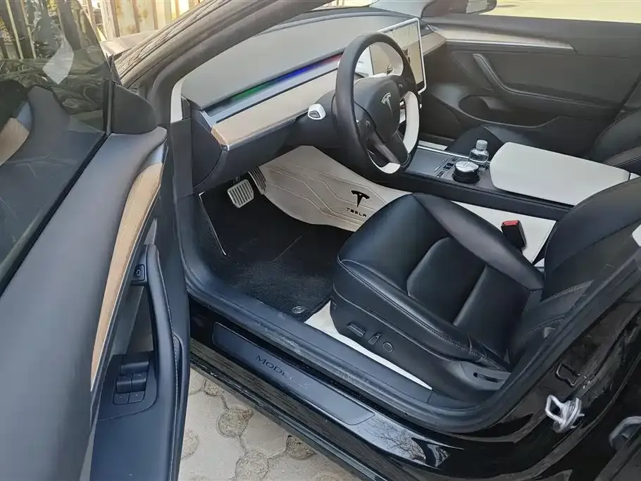 Tesla Model 3 — фото 4