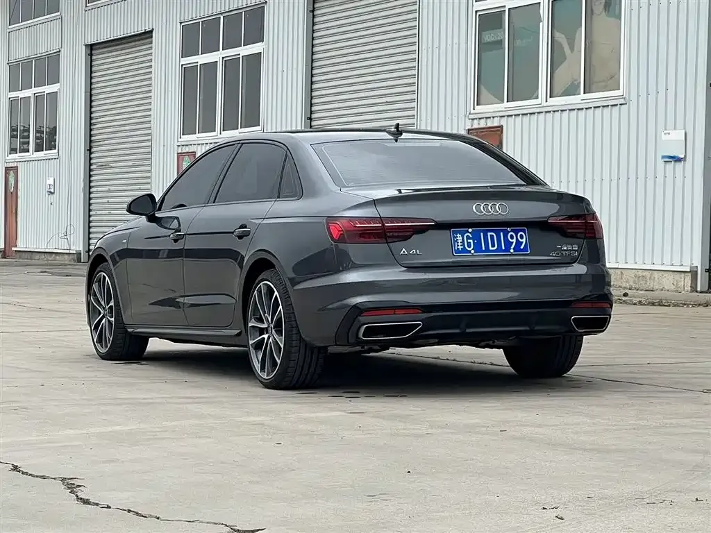 Audi A4L — фото 5