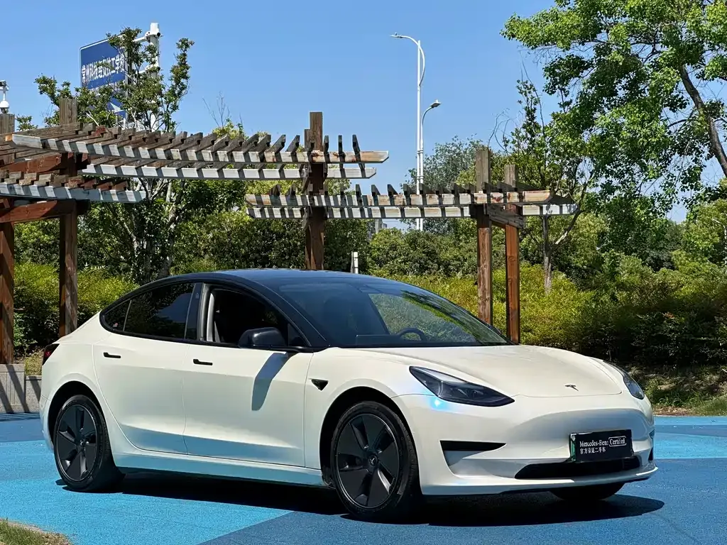 Tesla Model 3 — фото 7