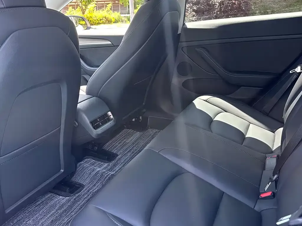 Tesla Model 3 — фото 2