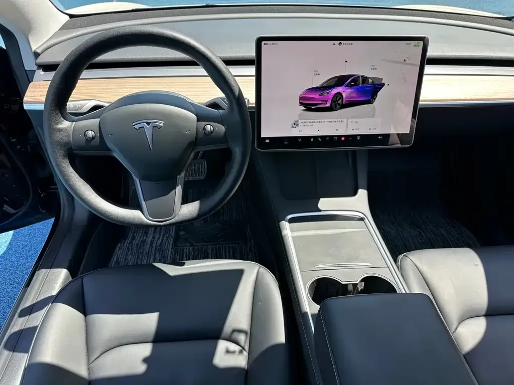 Tesla Model 3 — фото 3